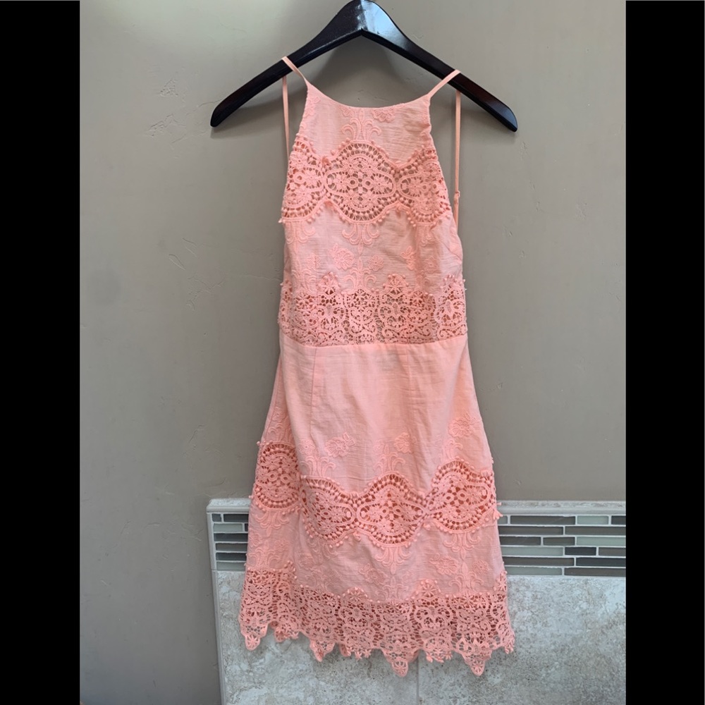 Lulu’s dress size 2 euc Easter spring backless